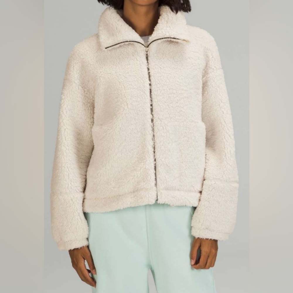 NWOT Lululemon Cream Sherpa Jacket, size 2